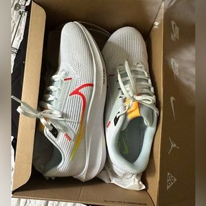 Exclusive NIKE air zoom Pegasus 40